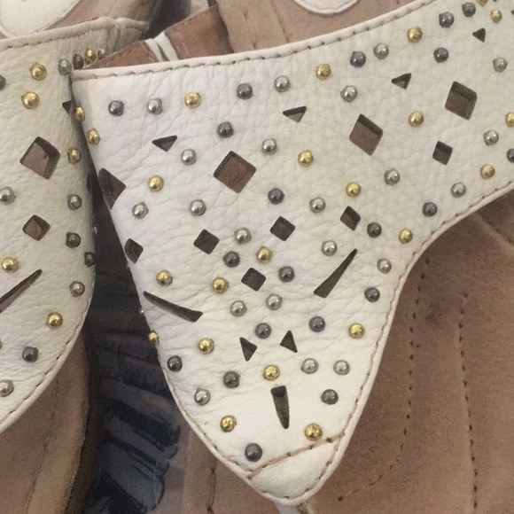 Sandals - Picture 2 of 5